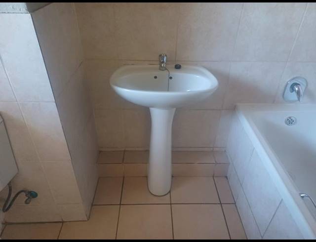 2 BEDROOM PROPERTY TO RENT IN COMET